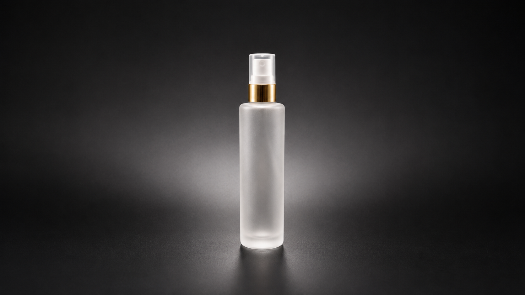 Frasco Lucía frosteado de 100 ml con atomizador dorado para perfumes